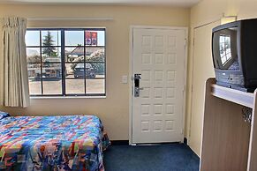 Motel 6 Coalinga, CA - East