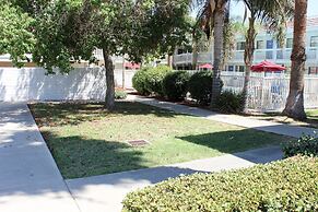 Motel 6 Coalinga, CA - East