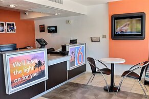 Motel 6 Coalinga, CA - East