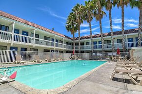 Motel 6 Pomona, CA - Los Angeles