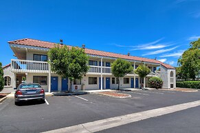 Motel 6 Pomona, CA - Los Angeles