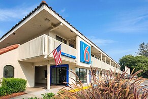 Motel 6 Petaluma, CA