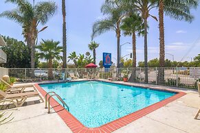 Motel 6 Simi Valley, CA