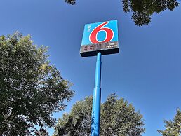 Motel 6 Bismarck, ND