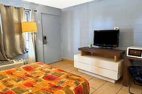 Luxury Inn by OYO Albany