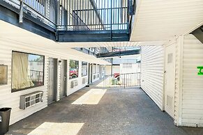Luxury Inn by OYO Albany
