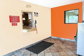 Luxury Inn by OYO Albany