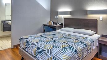 Motel 6 Longview, TX