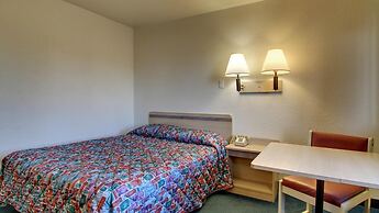 Motel 6 Owensboro, KY