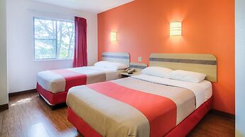Motel 6 Owensboro, KY