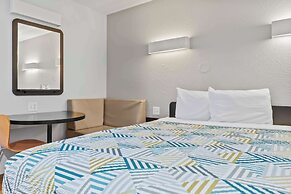 Motel 6 Ventura, CA - Beach