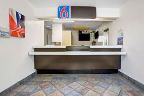 Motel 6 Red Bluff, CA
