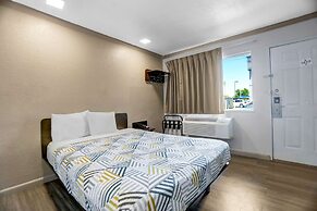 Motel 6 Red Bluff, CA