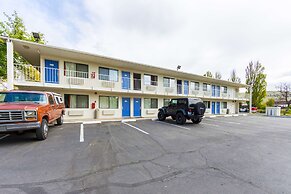 Motel 6 Klamath Falls, OR