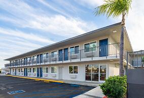 Motel 6 Fontana, CA