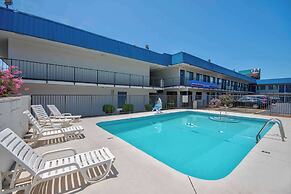 Motel 6 Russellville, AR