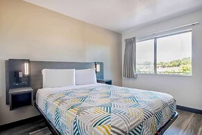 Motel 6 Russellville, AR