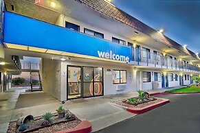 Motel 6 Palmdale, CA