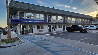 Motel 6 Blythe, CA