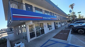 Motel 6 Blythe, CA