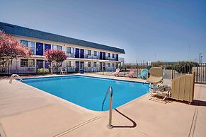 Motel 6 Douglas, AZ