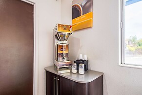 Motel 6 Bakersfield, CA - Airport