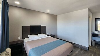 Motel 6 Galveston, TX