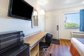 Travelodge by Wyndham Miles City