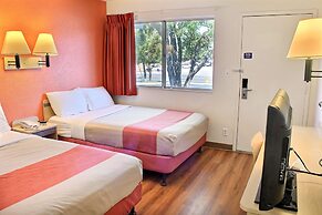 Motel 6 Atascadero, CA