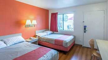 Motel 6 Redding, CA - North