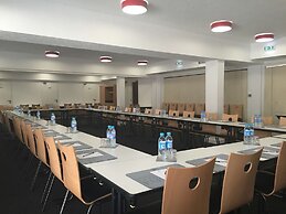 Hotel Kyriad Le Bourget Centre-Parc des Expositions