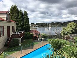 Waterfront Lodge Motel