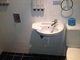 Waterfront Lodge Motel