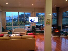 Waterfront Lodge Motel