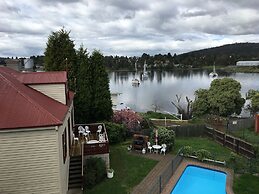 Waterfront Lodge Motel