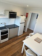 Waterfront Lodge Motel