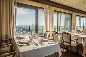 Hotel Sevilla Center