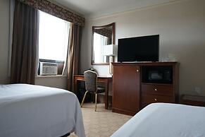 Prince Arthur Waterfront Hotel & Suites