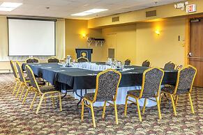 Prince Arthur Waterfront Hotel & Suites