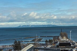 Prince Arthur Waterfront Hotel & Suites