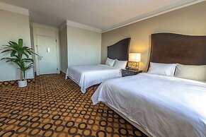 Prince Arthur Waterfront Hotel & Suites
