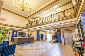 Prince Arthur Waterfront Hotel & Suites