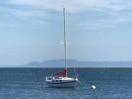 Prince Arthur Waterfront Hotel & Suites