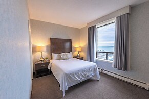 Prince Arthur Waterfront Hotel & Suites