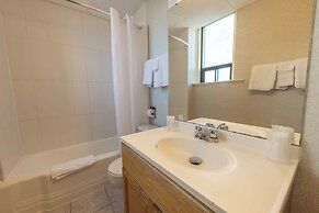 Prince Arthur Waterfront Hotel & Suites