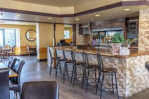 Prince Arthur Waterfront Hotel & Suites