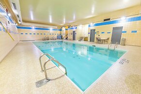 Prince Arthur Waterfront Hotel & Suites