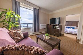 Prince Arthur Waterfront Hotel & Suites