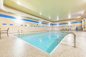 Prince Arthur Waterfront Hotel & Suites