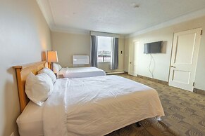 Prince Arthur Waterfront Hotel & Suites